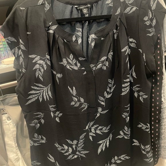 41 Hawthorn Tops - 41 Hawthorn Morey Split Neck Short Sleeve Blouse - Size XL